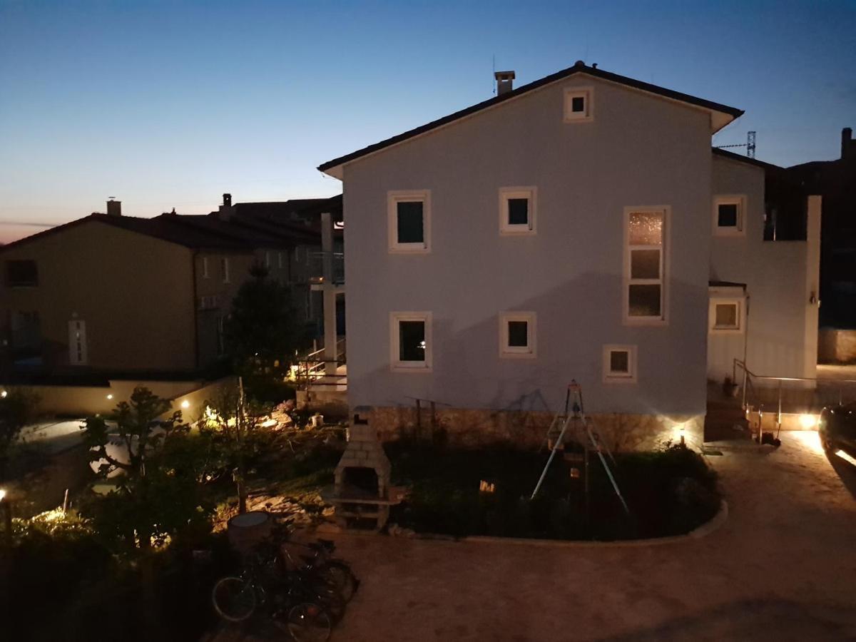 Appartement Mateo Barbariga Ngoại thất bức ảnh